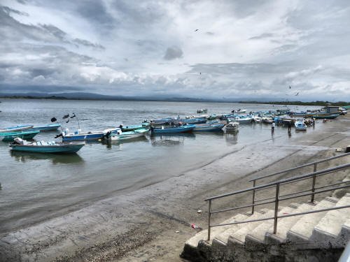 10 BEST ECUADOR BEACHES, BEACH TOWNS & RESORTS PACIFIC COAST: Cone River fishermen harbor