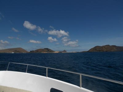 BARTOLOME GALAPAGOS DAY TRIP: Arriving at Bartolome