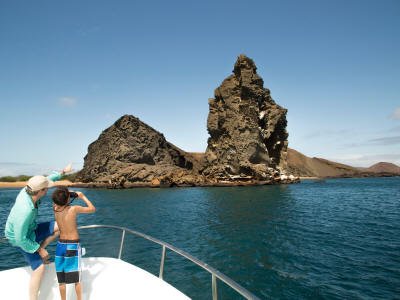 BARTOLOME GALAPAGOS DAY TRIP: Pinnacle Rock at Bartolome