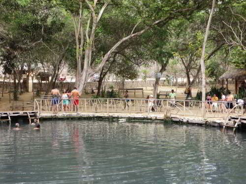 PARQUE NACIONAL MACHALILLA: UBICACIÓN Y FLORA Y FAUNA: La picina termal en Aguas Blancas. 
